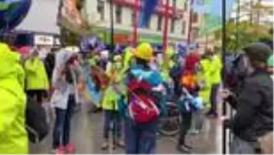 Son dakika haber: Avusturya'da çevrecilerden iklim protestosu Son dakika haber: Avusturya'da çevrecilerden iklim protestosu