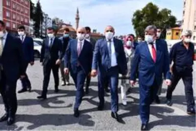 Ulaştırma ve Alt Yapı Bakanı Adil Karaismailoğlu Trabzon'da Büyükşehir Belediyesi'nin çalışmaları... Ulaştırma ve Alt Yapı Bakanı Adil Karaismailoğlu Trabzon'da Büyükşehir Belediyesi'nin çalışmaları...