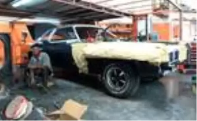 Bankacılığı bırakıp atölye kurdu; hurda klasik otomobilleri restore etmeye başladı Bankacılığı bırakıp atölye kurdu; hurda klasik otomobilleri restore etmeye başladı