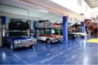 Bankacılığı bırakıp atölye kurdu; hurda klasik otomobilleri restore etmeye başladı Bankacılığı bırakıp atölye kurdu; hurda klasik otomobilleri restore etmeye başladı