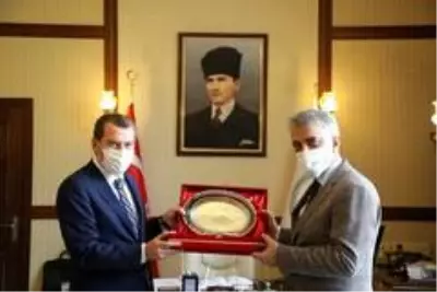 Başkan Arısoy'dan Erzincan Valisi Mehmet Makas'a 'hayırlı olsun' ziyareti Başkan Arısoy'dan Erzincan Valisi Mehmet Makas'a 'hayırlı olsun' ziyareti