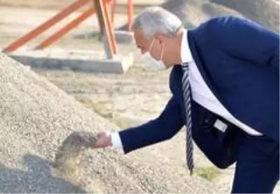 Başkan Babaoğlu, Belediye şantiyesinde incelemelerde bulundu Başkan Babaoğlu, Belediye şantiyesinde incelemelerde bulundu