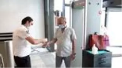Beyoğlu'nda HES kodu olmayanlar belediyeye giremeyecek Beyoğlu'nda HES kodu olmayanlar belediyeye giremeyecek