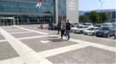 Bolu'da uyuşturucuyla yakalanan Suriye uyruklu iş adamı tutuklandı Bolu'da uyuşturucuyla yakalanan Suriye uyruklu iş adamı tutuklandı
