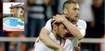 Hakan Çalhanoğlu: Burak Yılmaz, lüks villasını Hakan Çalhanoğlu'na 125 milyon liraya sattı Hakan Çalhanoğlu: Burak Yılmaz, lüks villasını Hakan Çalhanoğlu'na 125 milyon liraya sattı