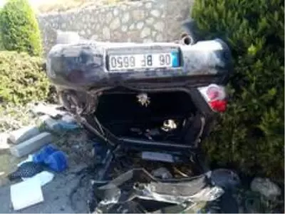 Burhaniye'de otomobil yol kenarına uçtu: 4 yaralı Burhaniye'de otomobil yol kenarına uçtu: 4 yaralı