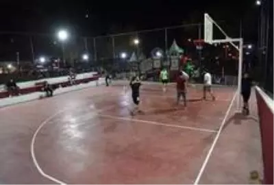 Çan Belediyesi yeni basketbol sahası yapımını tamamladı ve mevcut halı saha yeniledi Çan Belediyesi yeni basketbol sahası yapımını tamamladı ve mevcut halı saha yeniledi
