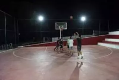 Çan Belediyesi yeni basketbol sahası yapımını tamamladı ve mevcut halı saha yeniledi Çan Belediyesi yeni basketbol sahası yapımını tamamladı ve mevcut halı saha yeniledi