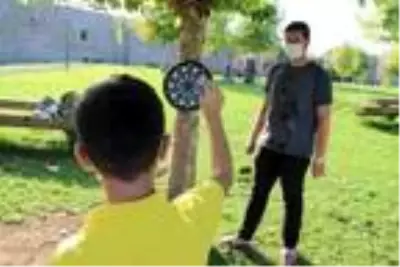 Son Dakika | Çocukları eğlendirip, tıraş ettiler Son Dakika | Çocukları eğlendirip, tıraş ettiler