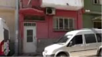 Çöp evden bidon bidon madeni ve kağıt para çıktı Çöp evden bidon bidon madeni ve kağıt para çıktı
