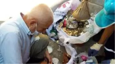 Çöp evden bidon bidon madeni ve kağıt para çıktı Çöp evden bidon bidon madeni ve kağıt para çıktı