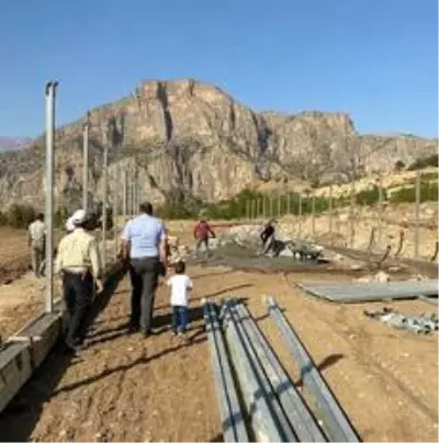 Çukurca Belediyesinden sera kurulumu Çukurca Belediyesinden sera kurulumu