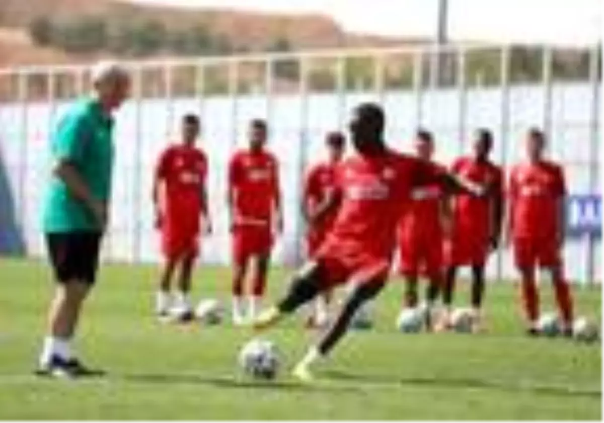 Demir Grup Sivasspor şut çalıştı