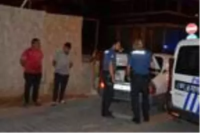 Direksiyona ehliyetsiz oğlunu oturtan alkollü baba, kovalamaca sonucu yakalandı Direksiyona ehliyetsiz oğlunu oturtan alkollü baba, kovalamaca sonucu yakalandı
