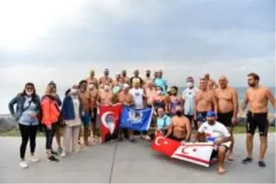 Dünyaca Ünlü yüzücü Michael Read Avcılar'da kulaç attı Dünyaca Ünlü yüzücü Michael Read Avcılar'da kulaç attı