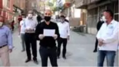 Engelliler derneğinden vatandaşlara ücretsiz maske Engelliler derneğinden vatandaşlara ücretsiz maske
