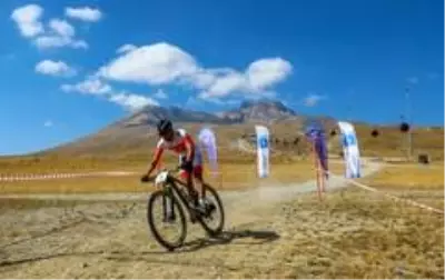 Erciyes Uluslararası Bisiklet Yarışları'nın MTB Cup etabı tamamlandı Erciyes Uluslararası Bisiklet Yarışları'nın MTB Cup etabı tamamlandı