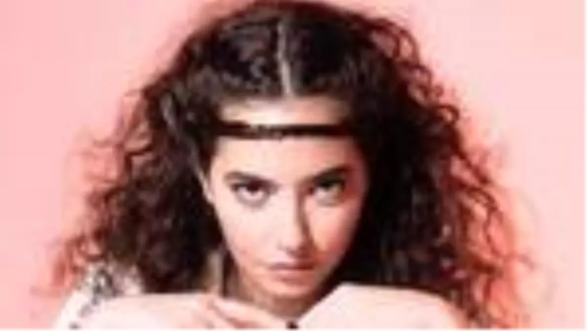 Ezgi Şenler: Sakar bir aşığım