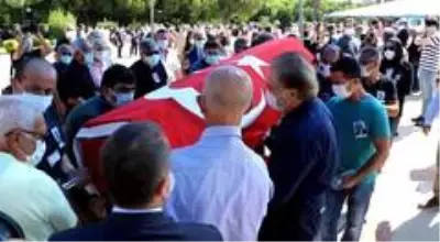 Hayatını kaybeder Prof.Dr. Karpuzoğlu'na hüzünlü uğurlama Hayatını kaybeder Prof.Dr. Karpuzoğlu'na hüzünlü uğurlama