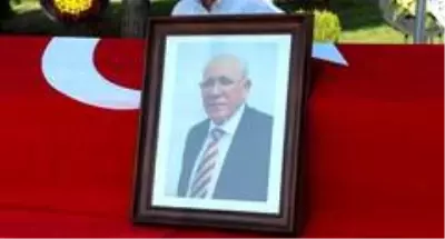 Hayatını kaybeder Prof.Dr. Karpuzoğlu'na hüzünlü uğurlama Hayatını kaybeder Prof.Dr. Karpuzoğlu'na hüzünlü uğurlama