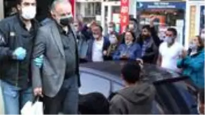 HDP'li Kars Belediye Başkanı Ayhan Bilgen gözaltına alındı! Partililer slogan attı HDP'li Kars Belediye Başkanı Ayhan Bilgen gözaltına alındı! Partililer slogan attı