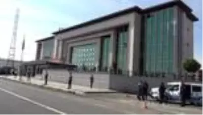 HDP'li Kars Belediye Başkanı Ayhan Bilgen gözaltına alındı HDP'li Kars Belediye Başkanı Ayhan Bilgen gözaltına alındı