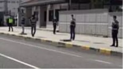 HDP'li Kars Belediye Başkanı Ayhan Bilgen gözaltına alındı HDP'li Kars Belediye Başkanı Ayhan Bilgen gözaltına alındı