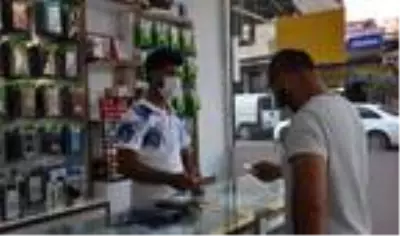Kamu kurumlarına girişte getirilen HES kodu zorunluluğu esnaf için yeni bir ekmek kapısı oldu Kamu kurumlarına girişte getirilen HES kodu zorunluluğu esnaf için yeni bir ekmek kapısı oldu