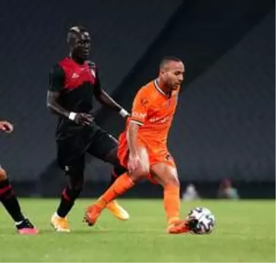 Başakşehir galibiyeti unuttu Başakşehir galibiyeti unuttu