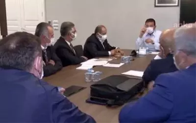 İmamoğlu ile İBB'nin projesine karşı çıkan taksiciler kameralar önünde tartıştı İmamoğlu ile İBB'nin projesine karşı çıkan taksiciler kameralar önünde tartıştı