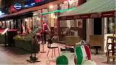 Son Dakika | İngiltere'de Kovid-19 önlemleri kapsamında bar ve restoranlar erken kapanmaya başladı Son Dakika | İngiltere'de Kovid-19 önlemleri kapsamında bar ve restoranlar erken kapanmaya başladı