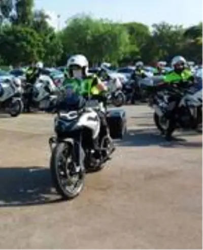 Son dakika... İzmir'de, 'Şahinler' timine 21 motosikletli trafik polisi daha katıldı Son dakika... İzmir'de, 'Şahinler' timine 21 motosikletli trafik polisi daha katıldı