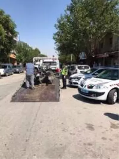 Jandarma timleri trafikte 'Olmazsa Olmaz' eksiklikleri denetledi Jandarma timleri trafikte 'Olmazsa Olmaz' eksiklikleri denetledi