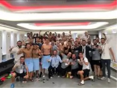 Karagümrük'ten galibiyet pozu Karagümrük'ten galibiyet pozu