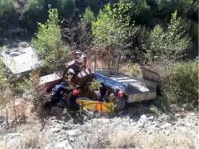 Son dakika... Kavaklıdere'de kaza: 1 ölü Son dakika... Kavaklıdere'de kaza: 1 ölü