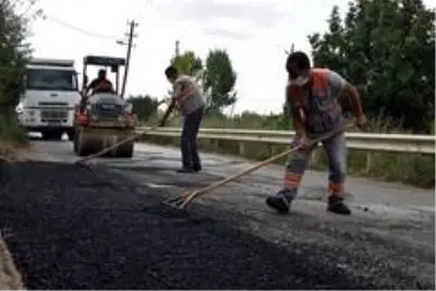 Kırsalda ve merkezde üstyapı çalışmaları sürüyor Kırsalda ve merkezde üstyapı çalışmaları sürüyor