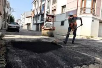 Kırsalda ve merkezde üstyapı çalışmaları sürüyor Kırsalda ve merkezde üstyapı çalışmaları sürüyor
