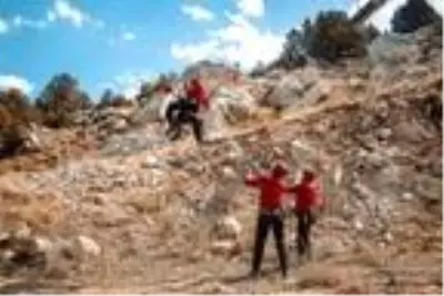 Kış sporları merkezinde JAK timinden nefes kesen tatbikat Kış sporları merkezinde JAK timinden nefes kesen tatbikat