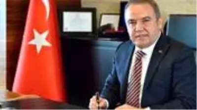 Koronavirüse yakalanan Muhittin Böcek'in tedavisine Akdeniz Üniversitesi Hastanesi'nde devam edilecek Koronavirüse yakalanan Muhittin Böcek'in tedavisine Akdeniz Üniversitesi Hastanesi'nde devam edilecek