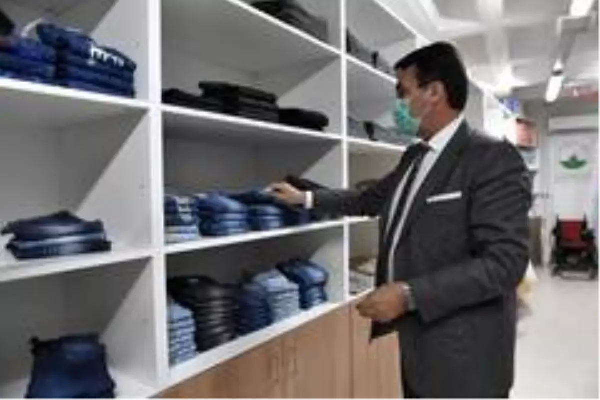 Osmangazi'den ihtiyaç sahiplerine sıfır kıyafet yardımı