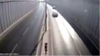 Son dakika haber... Otomobilin devrilme anı MOBESE kamerasına yansıdı Son dakika haber... Otomobilin devrilme anı MOBESE kamerasına yansıdı