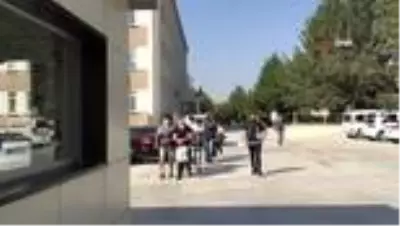 Özel düzenekle 17 kişinin ATM'den parasını çaldılar Özel düzenekle 17 kişinin ATM'den parasını çaldılar