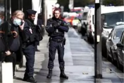 Son Dakika: - Paris'teki saldırıyla ilgili bir şüpheli gözaltında Son Dakika: - Paris'teki saldırıyla ilgili bir şüpheli gözaltında