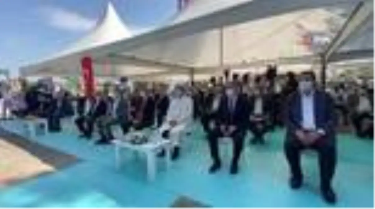 Prof. Dr. Erbaş kendi mezun olduğu okulun temel atma törenine katıldı