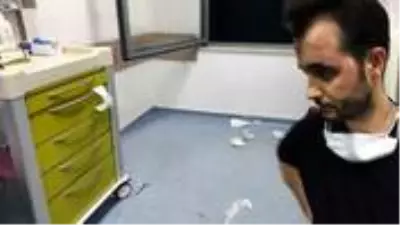 Şiddet bitmiyor! Uyardığı hasta, sağlık çalışanına tekme, tokat ve makasla saldırdı Şiddet bitmiyor! Uyardığı hasta, sağlık çalışanına tekme, tokat ve makasla saldırdı