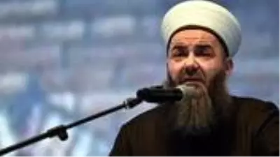 'Selefi dernekler silahlanıyor' soruşturmasında ifade veren Cübbeli Ahmet, Emniyet'te isim vermedi 'Selefi dernekler silahlanıyor' soruşturmasında ifade veren Cübbeli Ahmet, Emniyet'te isim vermedi