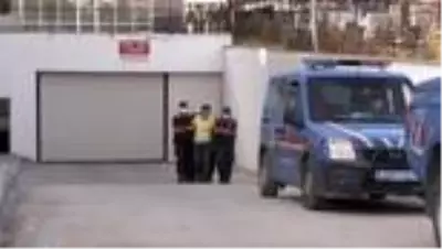 Son Dakika | Silah zoruyla hayvan çaldıkları iddia edilen 2 kişi tutuklandı Son Dakika | Silah zoruyla hayvan çaldıkları iddia edilen 2 kişi tutuklandı