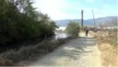Sulama kanalında kadın cesedi bulundu Sulama kanalında kadın cesedi bulundu