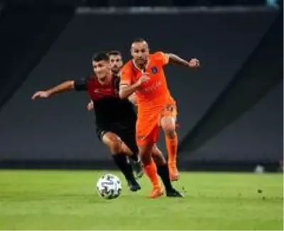 Başakşehir galibiyeti unuttu Başakşehir galibiyeti unuttu