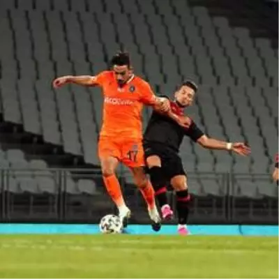 Başakşehir galibiyeti unuttu Başakşehir galibiyeti unuttu